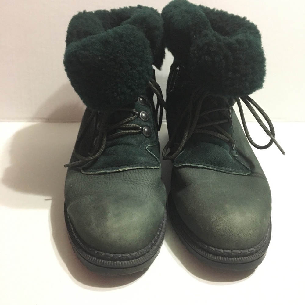 Sorel Defrosters green shearling trim boots